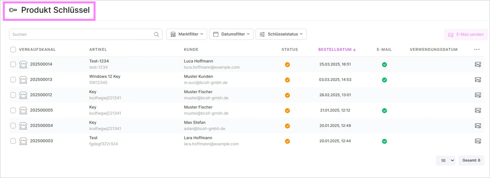 Tabelle mit Produktschlüsseln, Kunde, Bestelldatum und Versandstatus je Zeile